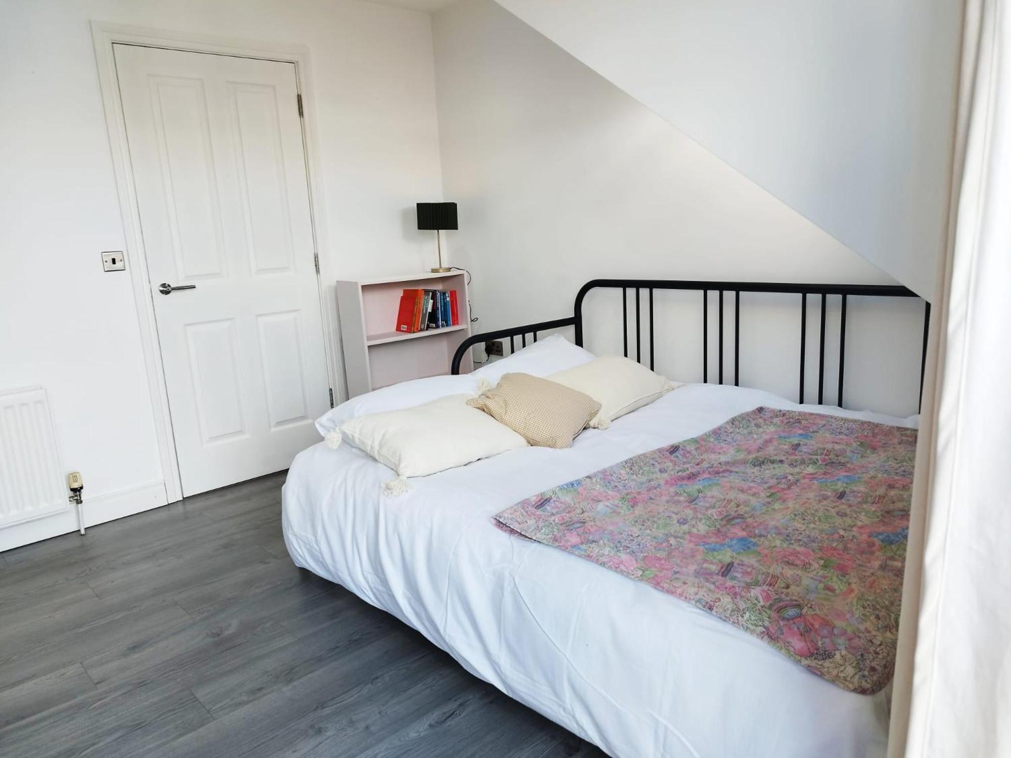 Centre, Brilliant Light Apartment Belfast